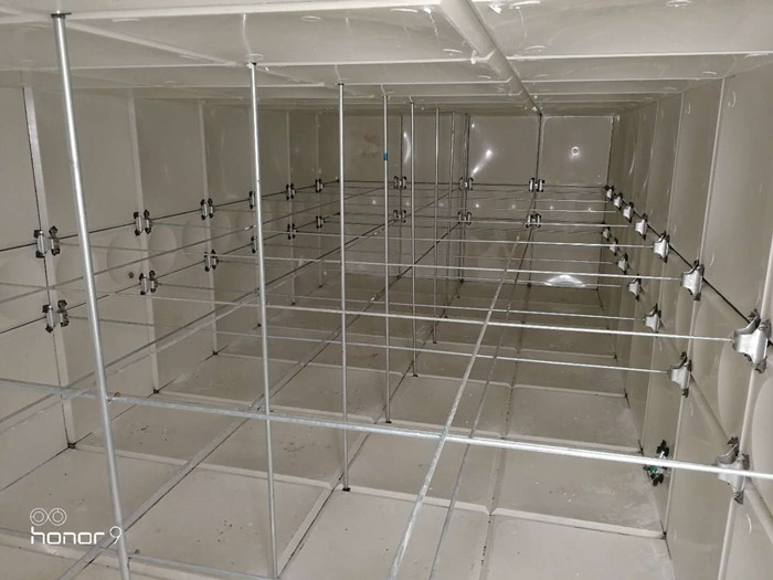 玻璃鋼水箱內景.jpg 玻璃鋼水箱內景.jpg